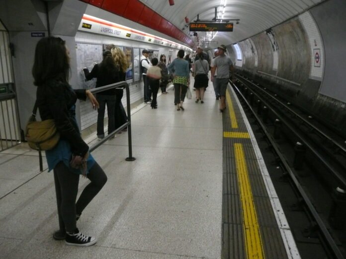 Eastbound Central line platform at Liverpool Street Underground station.