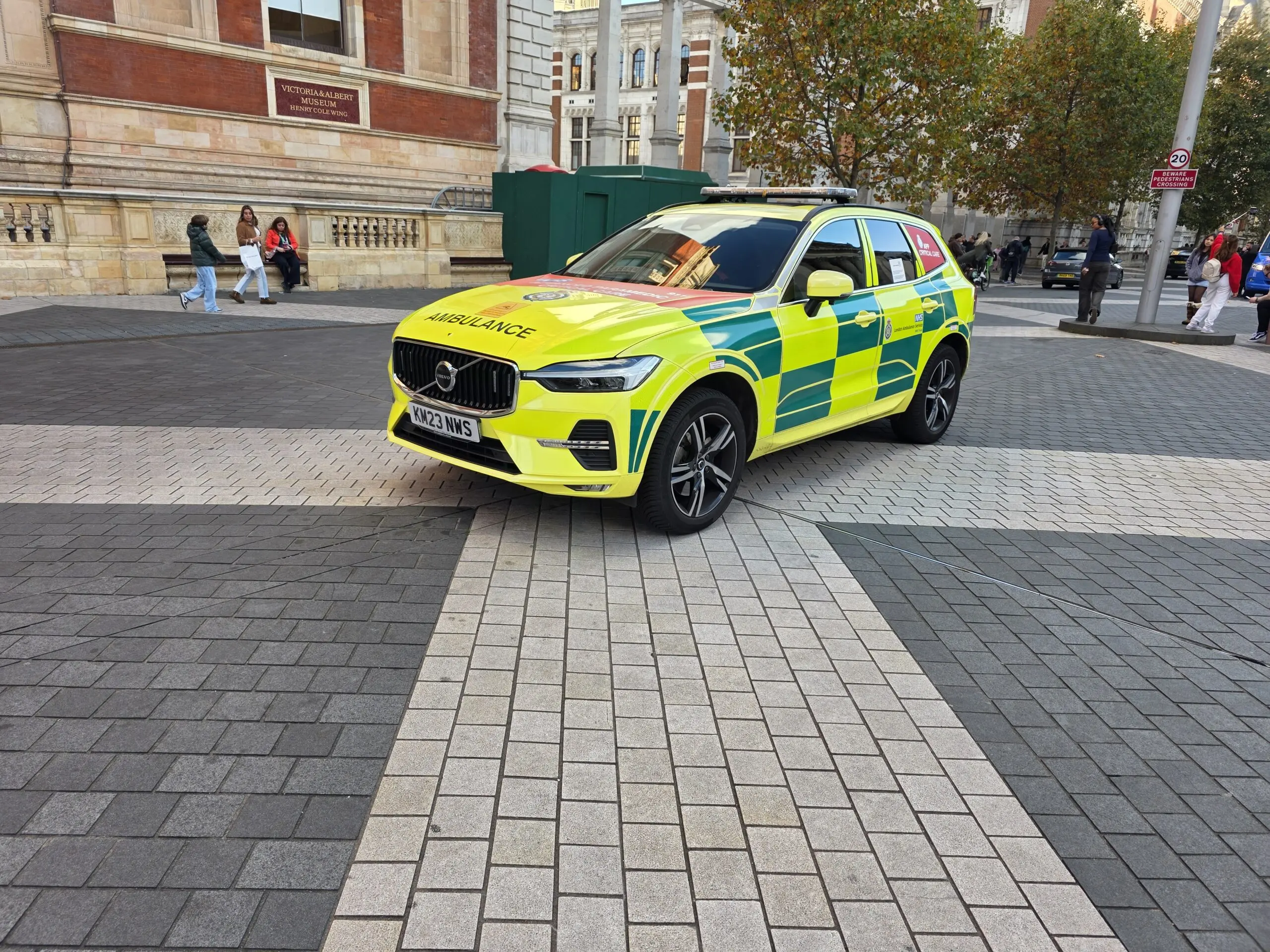 London Ambulance Service advanced paramedic car